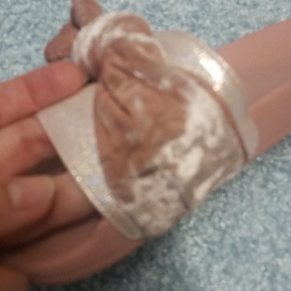 Pink bow slides - Picture 3 of 4
